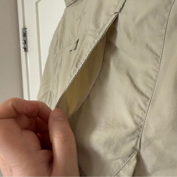 Columbia Titanium Shirt Womens Small Tan Short Sleeve Vented Outdoor Hiking - Picture 9 of 14